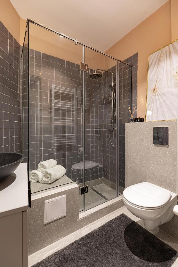 Qult - Orient Express Appartement Boekarest Buitenkant foto